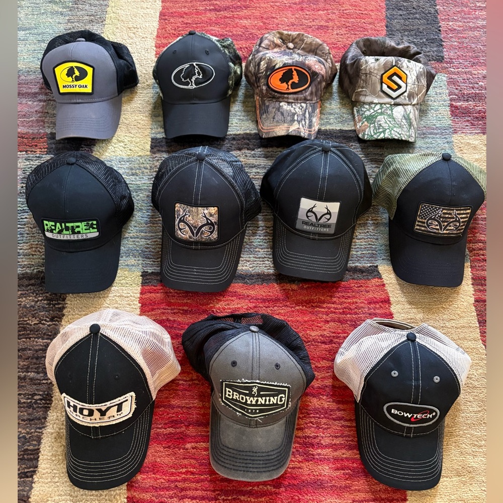 11-piece bundle. Hunting caps